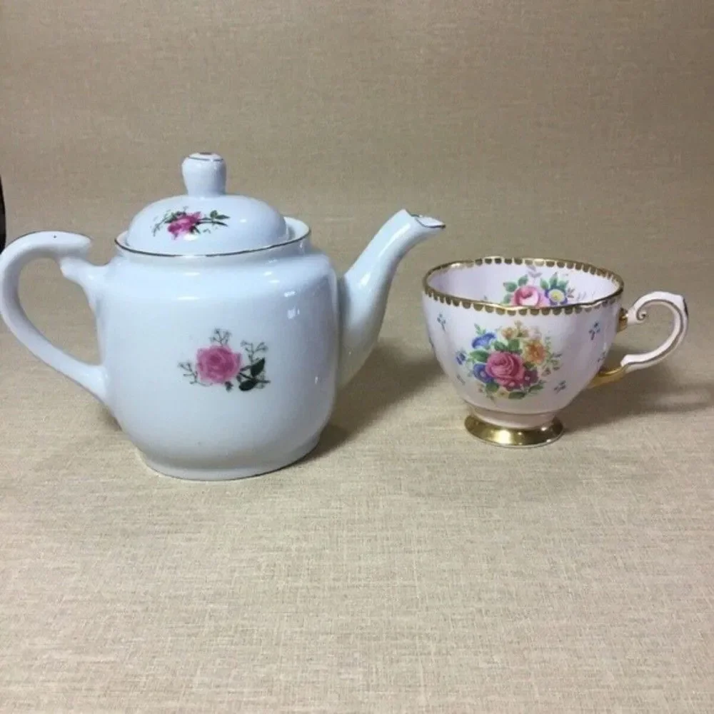 Vintage Lefton NE 4063 Hand Painted White/Pink Rose Tea Pot‎ China